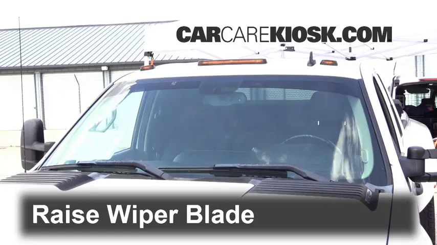 2009 Chevrolet Silverado 3500 HD LT 6.6L V8 Turbo Diesel Crew Cab Pickup (4 Door) Windshield Wiper Blade (Front)